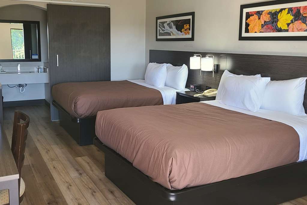 Quality Inn & Suites - photo 10