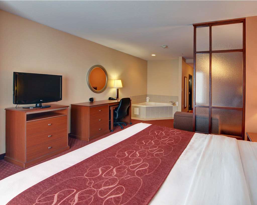 Quality Suites Near Cedar Creek Lake - photo 9