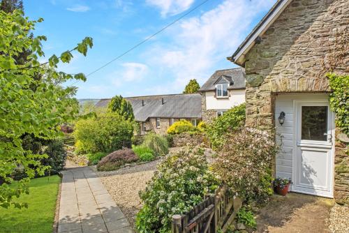 Stable Cottage Wheddon Cross — 4-Star Luxury Hotel in Minehead, United Kingdom