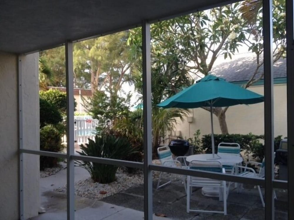 Coconuts Beach Resort - photo 25