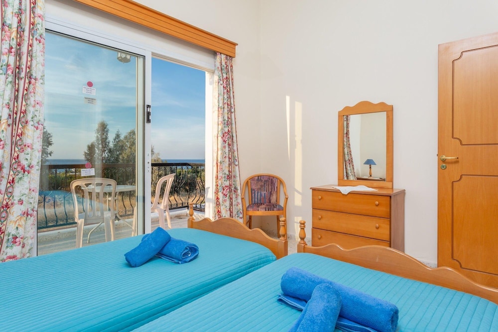 Argaka Sun Villa Tria Large Private Pool Walk to Beach Sea Views A C Wifi 3271