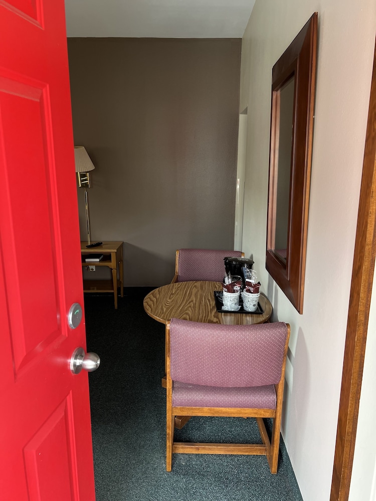 All Star Inn & Suites - photo 60