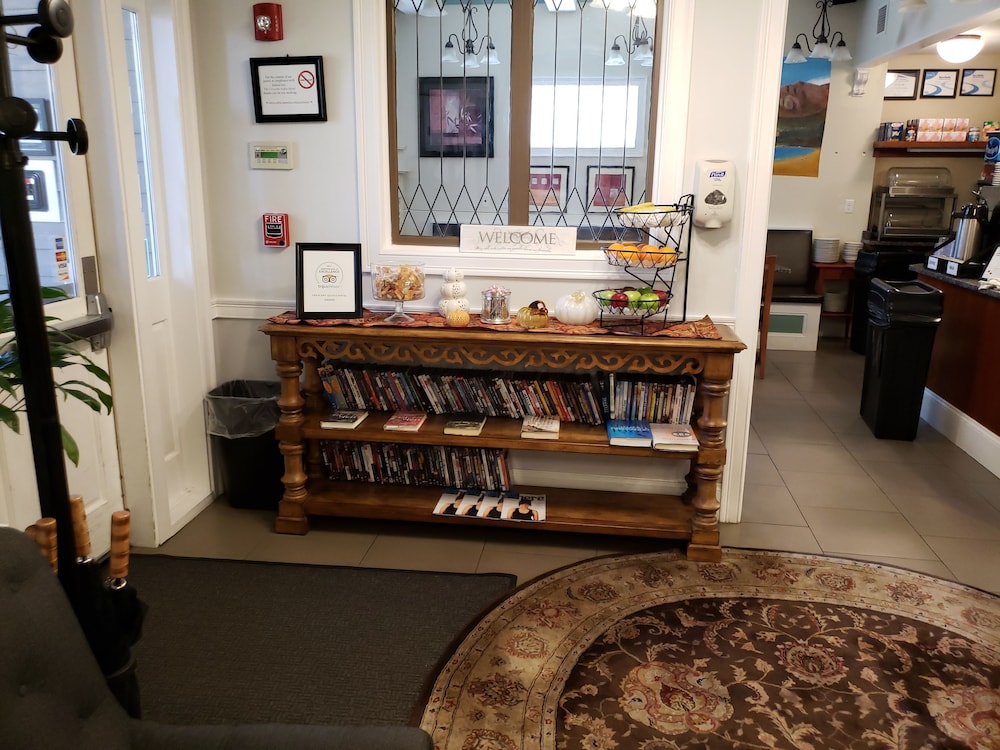 Crescent Suites Hotel - photo 2