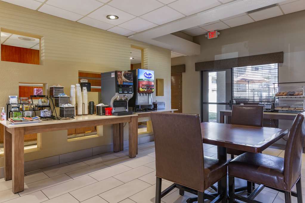 Best Western Plus Scottsdale Thunderbird Suites - photo 34