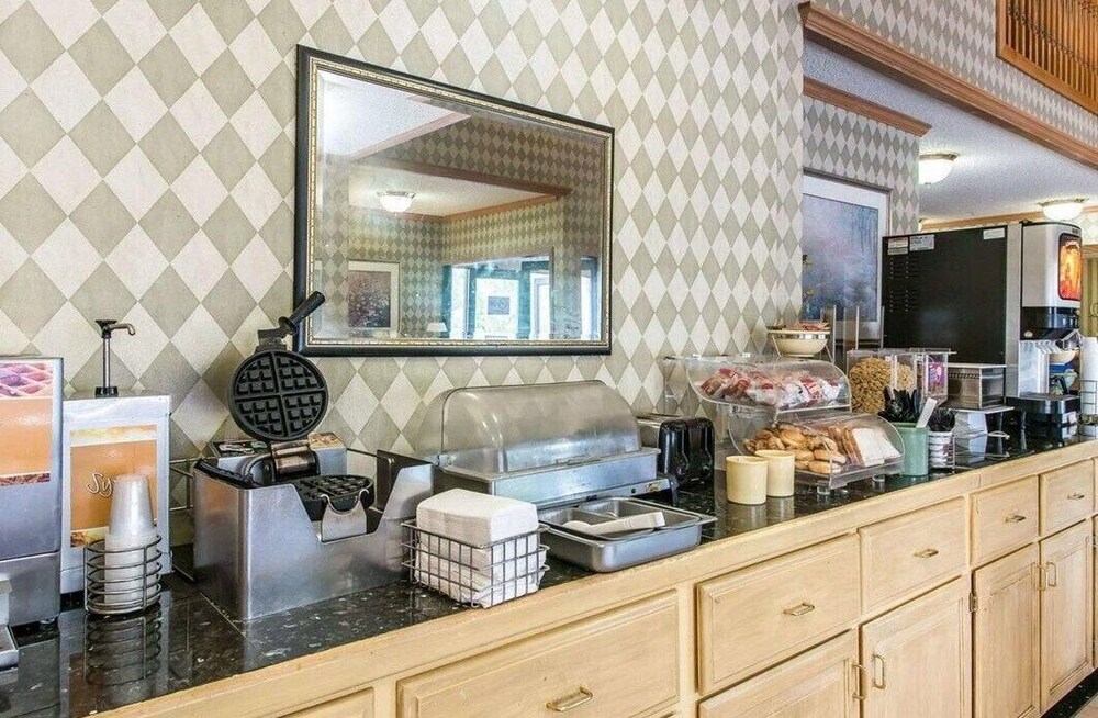 GreenTree Inn Denver Tech Center - photo 29
