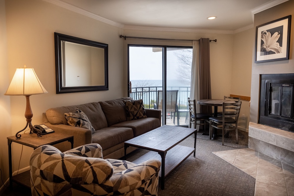 Weathervane Terrace Inn and Suites - photo 20