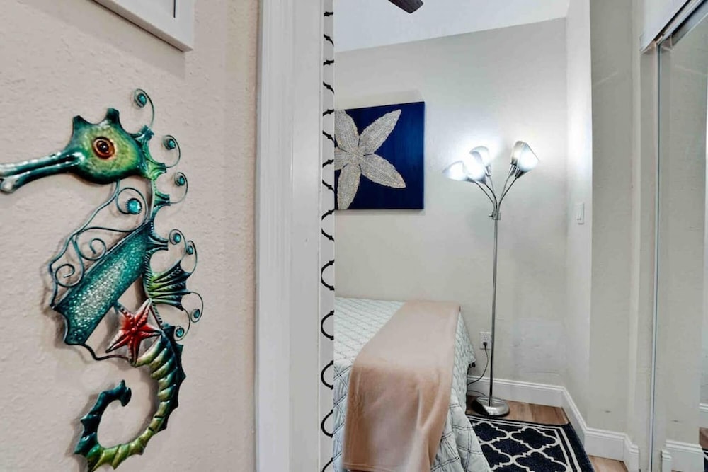 Waterfront Studio with Pool on Manasota Key - photo 18