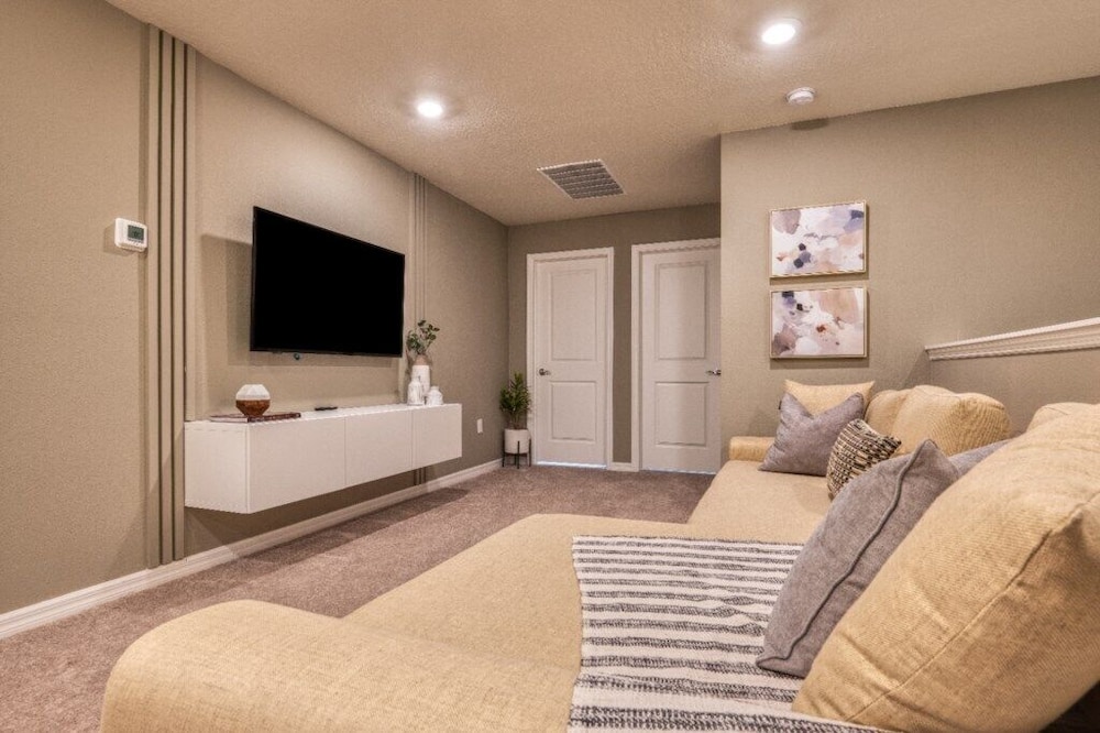 NEW 5 Bdrm Windsor Island Resort - photo 13