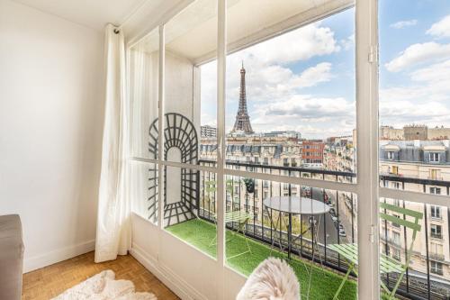 GuestReady Superb apt with Eiffel Tower views — Paris — photo 2