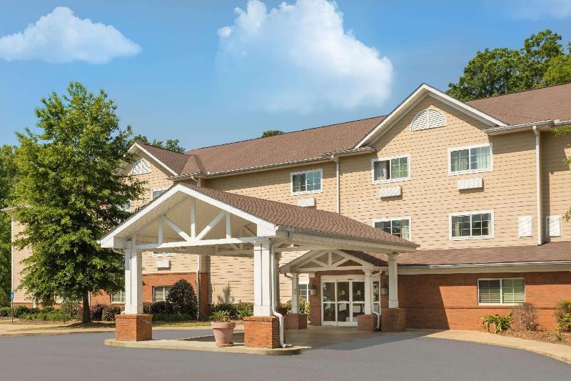 Hawthorn Suites by Wyndham Columbus Fort Benning - photo 6