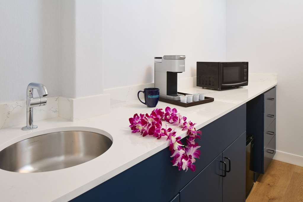 Outrigger Waikiki Paradise Hotel - photo 82
