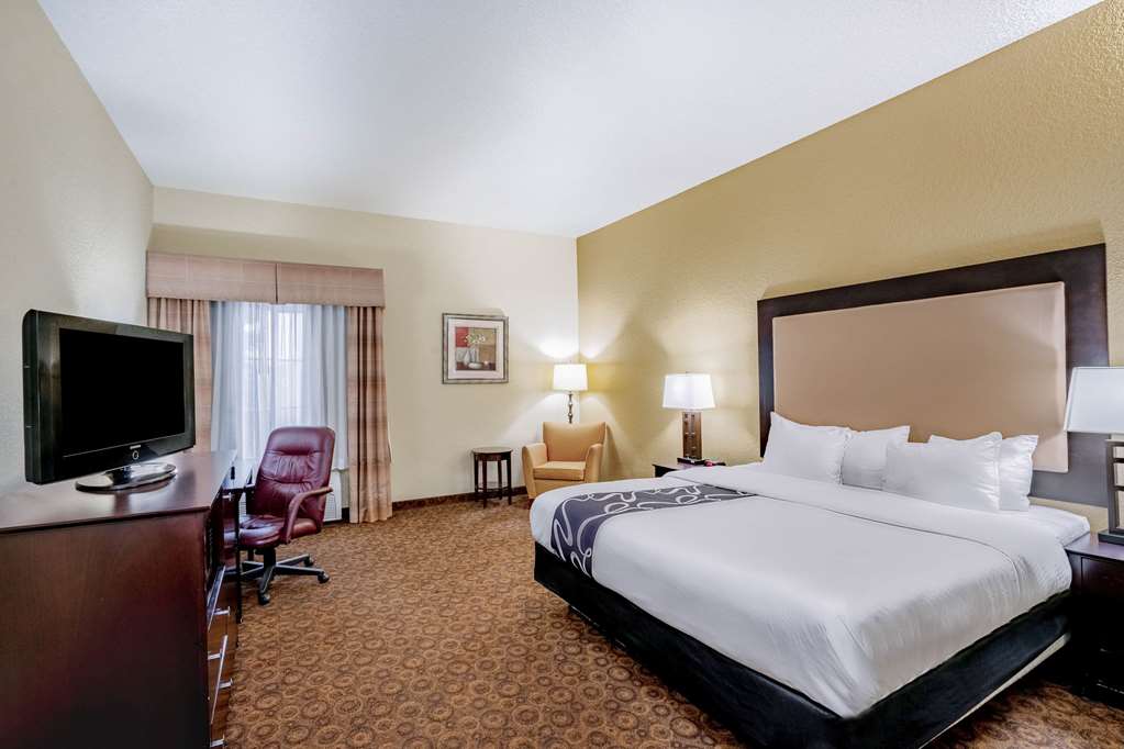 La Quinta Inn & Suites by Wyndham Vicksburg - photo 12