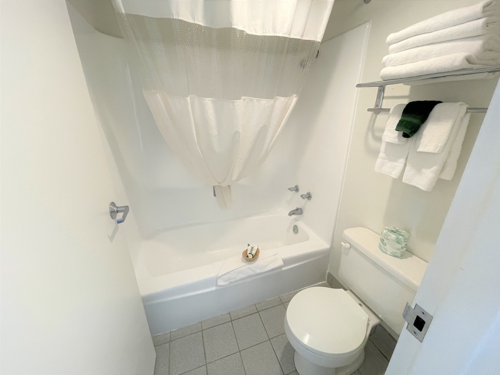 LuLu Hotel Silver City - photo 21