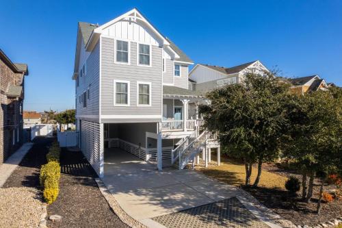 NH276 Toes in The Sand in Nags Head, United States