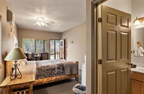 Southfork Lodge Riverside Inn - photo 18