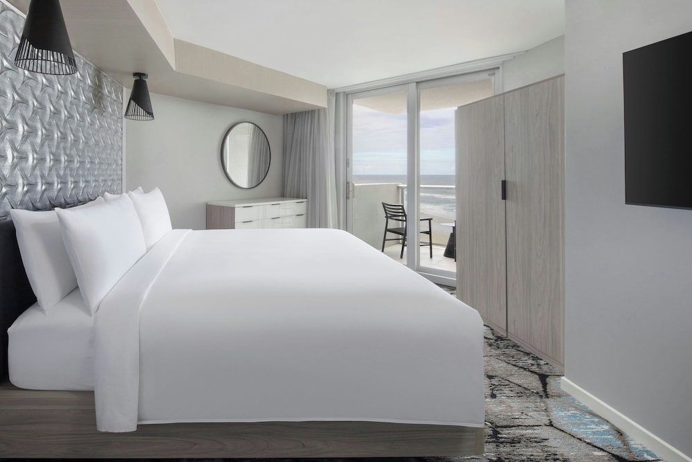 Renaissance Daytona Beach Oceanfront Hotel - photo 8