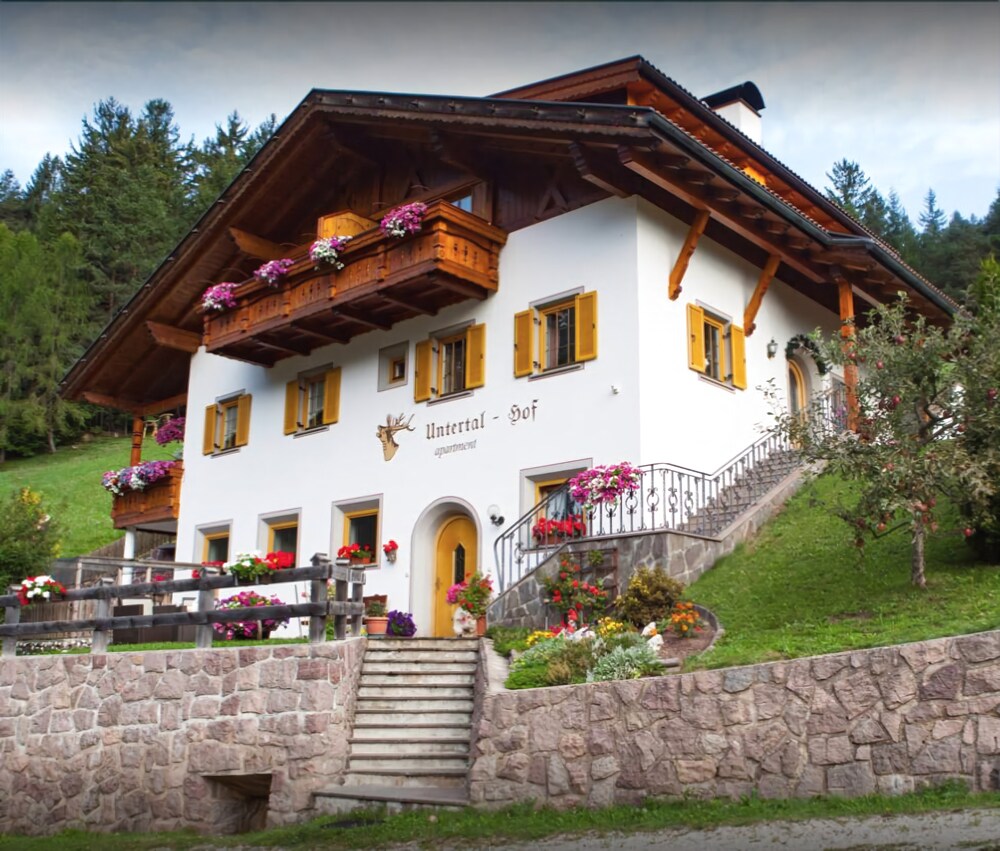 Untertalhof Gröden Dolomiten in Castelrotto, Italy