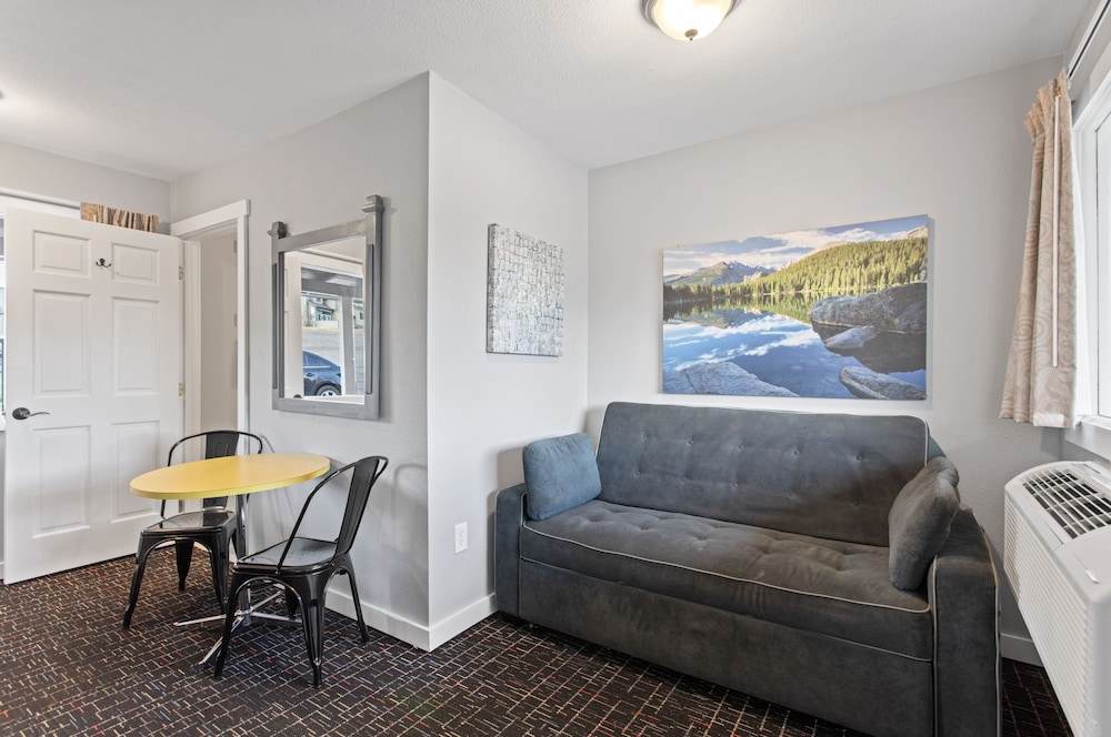 Coyote Mountain Lodge - photo 51
