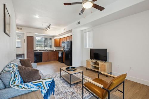 CozySuites Glendale Westgate w pool 14 — 4-Star Luxury Hotel in Glendale, United States