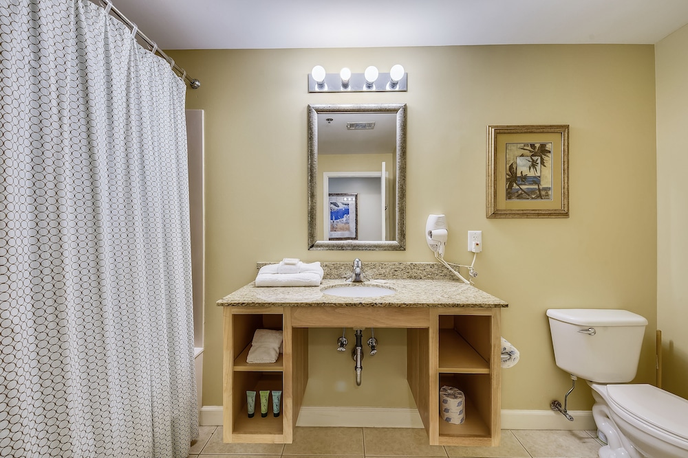 Splash Beach Resort by Book That Condo - photo 100