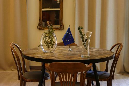 Central and Comfy Tbilisi 1BR Apartment by Wehost