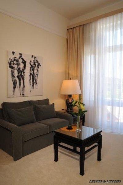 Villa Viktoria — 4-Star Luxury Hotel in Duesseldorf, Germany