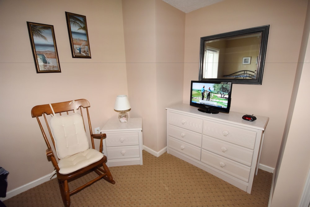 North Tower Apartment 207 - photo 5