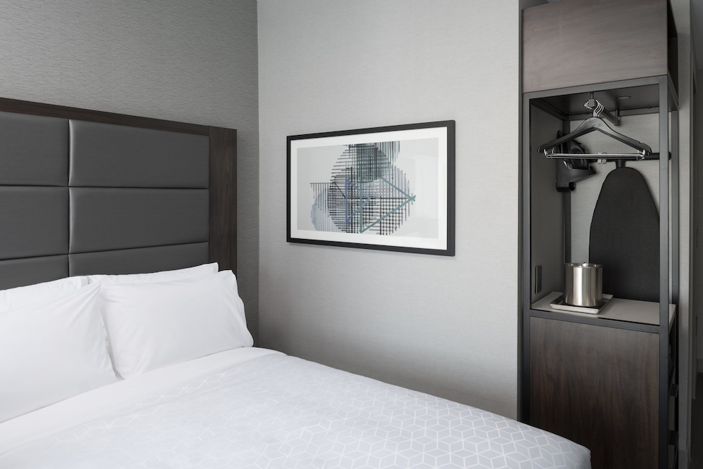 Holiday Inn Express Boston Logan Airport Revere by IHG - photo 10