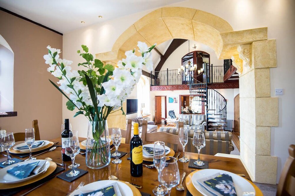 The Old School A Luxurious Countryside & Coastal Retreat — 5-Star Luxury Hotel in Carmarthen, United Kingdom