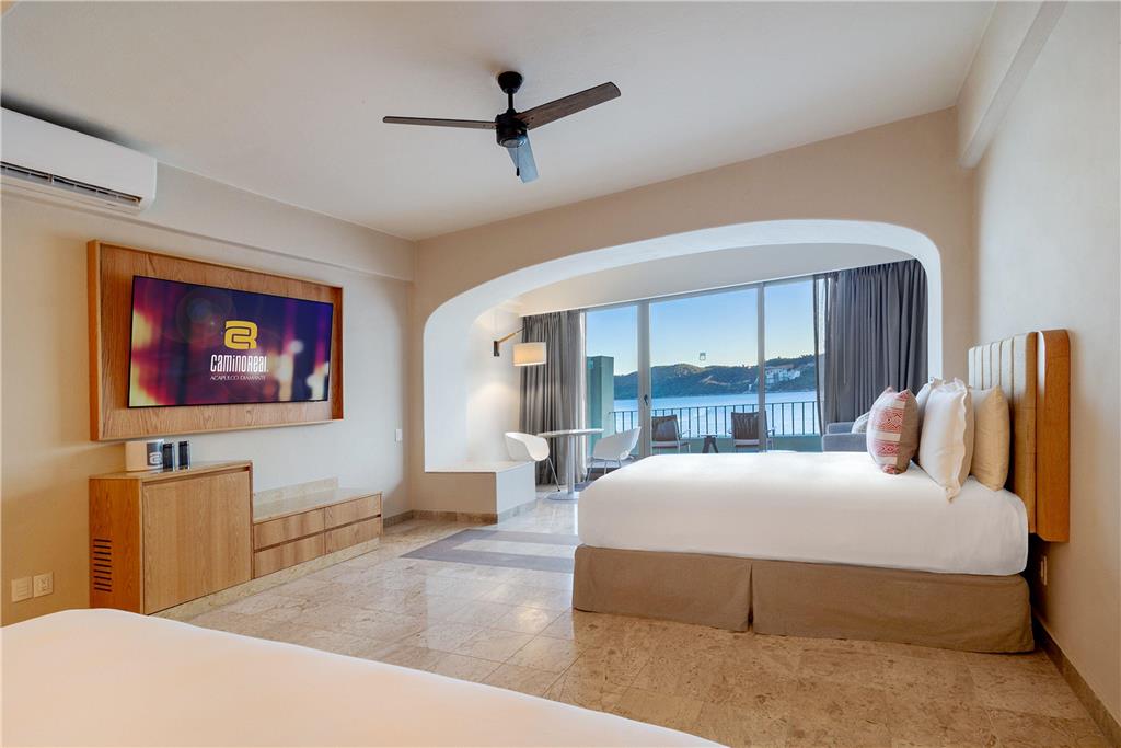 Deluxe Superior king and twin bed