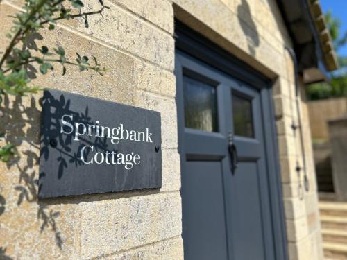 Springbank Cottage by MaisonPro — 4-Star Luxury Hotel in Stroud, United Kingdom