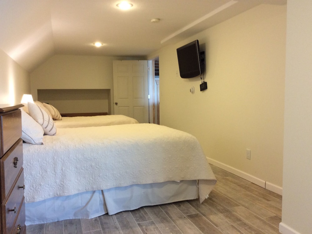 Pictured Rocks Bed And Breakfast — Munising — photo 3