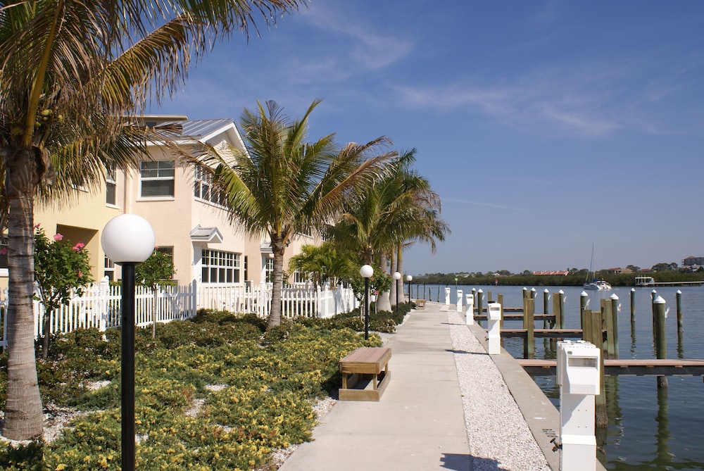 Barefoot Beach Resort - photo 44