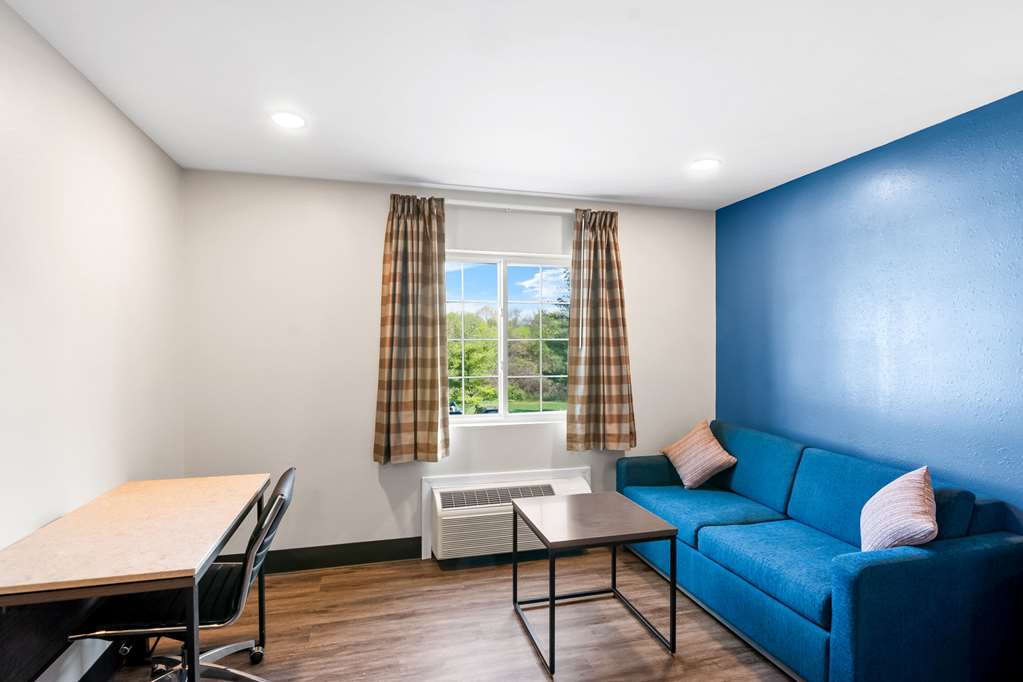 Econo Lodge Bethel Danbury - photo 18