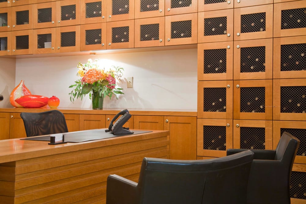 Executive Hotel Vintage Court - photo 4