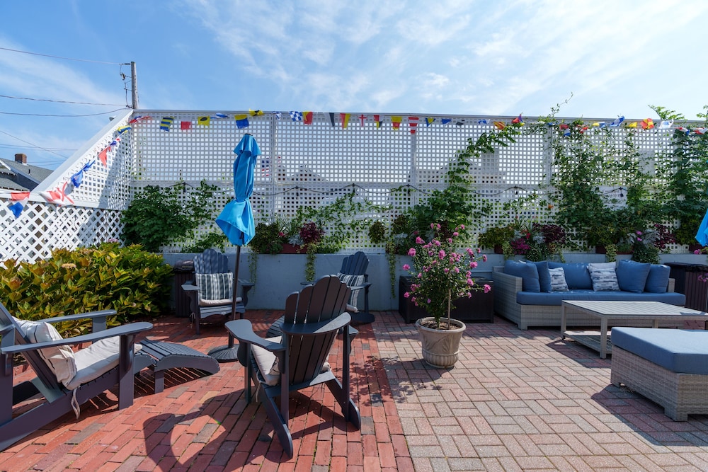 MV Surfside Hotel - photo 77