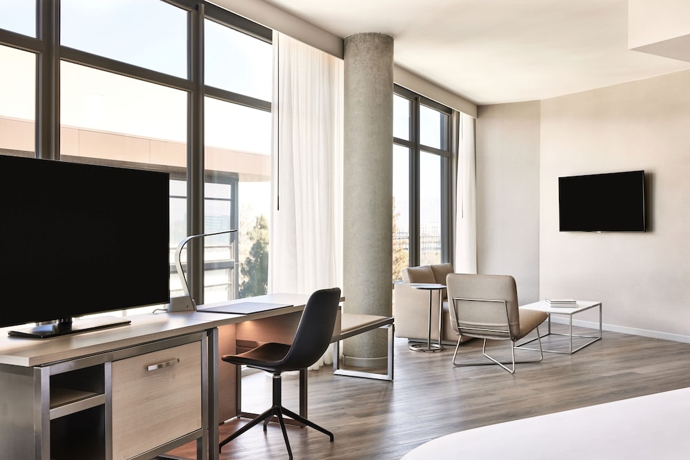 AC Hotel by Marriott Sunnyvale Moffett Park - photo 11
