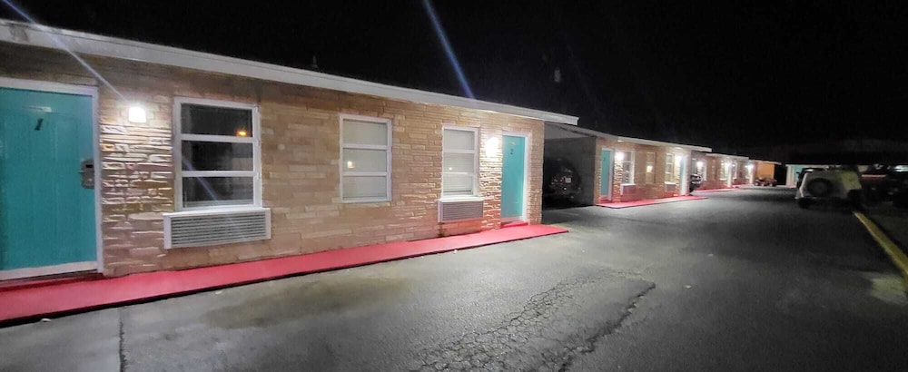 Gulfway Motel By OYO Near Airport I 37 - photo 29