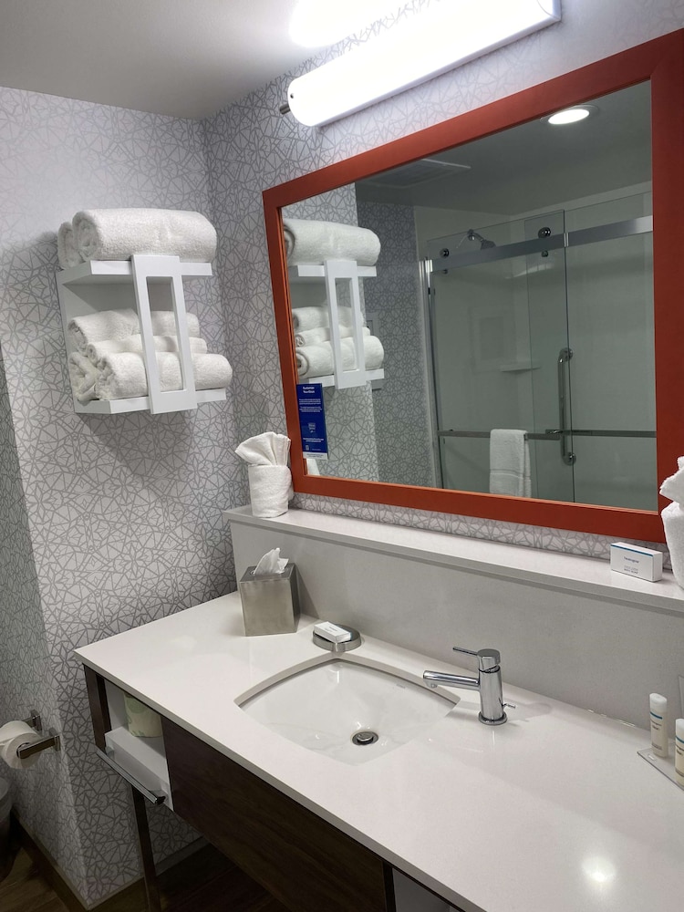 Hampton Inn & Suites Olean - photo 11