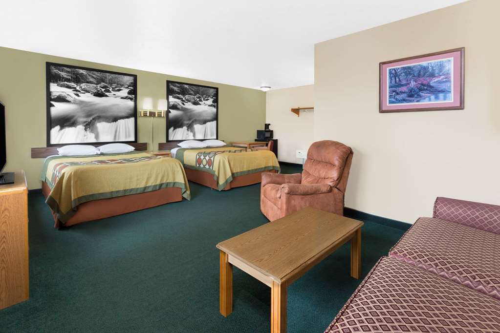Super 8 by Wyndham Antigo - photo 14