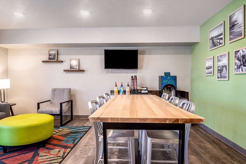 WoodSpring Suites Naples West - photo 6
