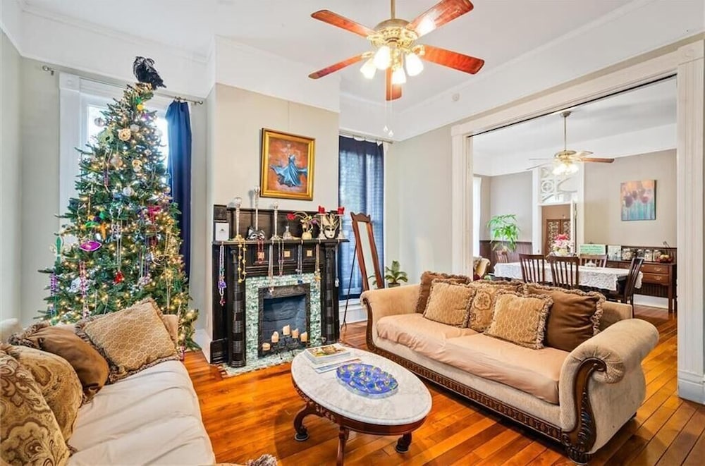 The Mardi Gras House - photo 33