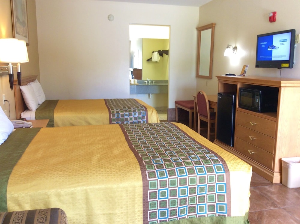 Texas Inn Weslaco - photo 11