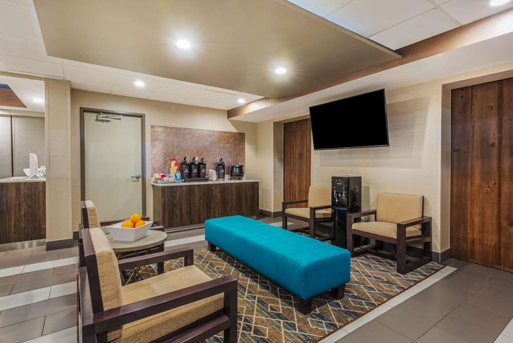La Quinta Inn & Suites by Wyndham Jamestown - photo 6