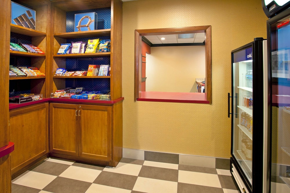Hampton Inn & Suites Cleveland Independence - photo 28