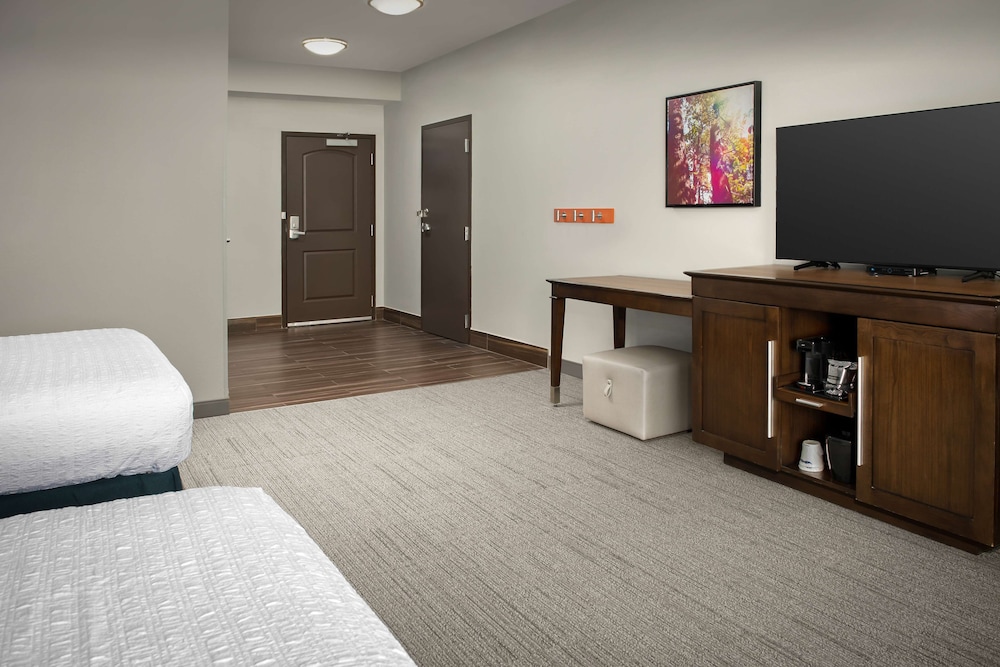 Hampton Inn & Suites Portland Hillsboro Evergreen Park - photo 14
