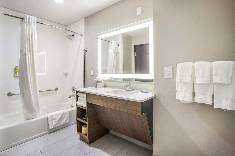 Holiday Inn Express & Suites Tulsa East Catoosa by IHG - photo 25