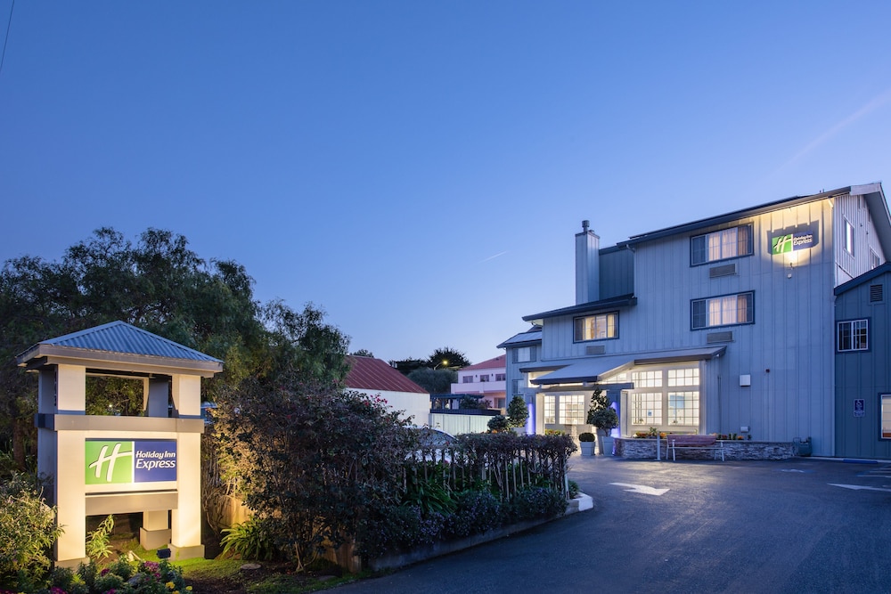 Holiday Inn Express Monterey Cannery Row by IHG - photo 39