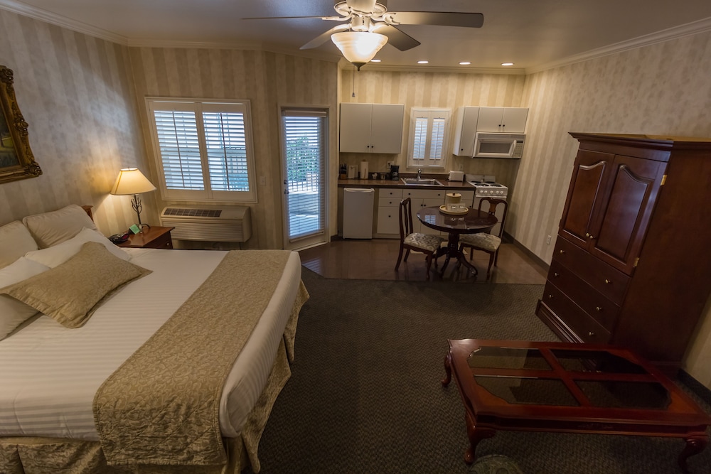 Grass Valley Courtyard Suites - photo 16