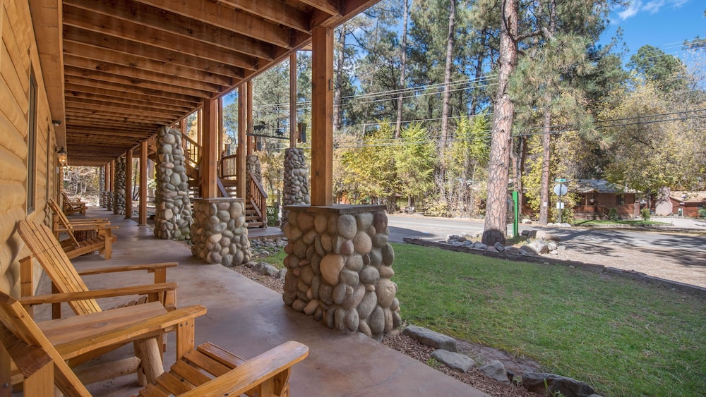 Upper Canyon Inn & Cabins - photo 159